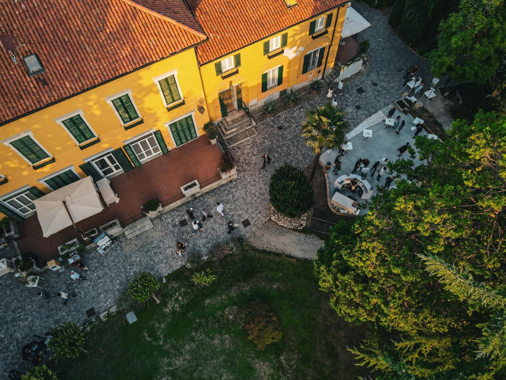 Foresteria La Torretta Fino Mornasco Exteriér fotografie